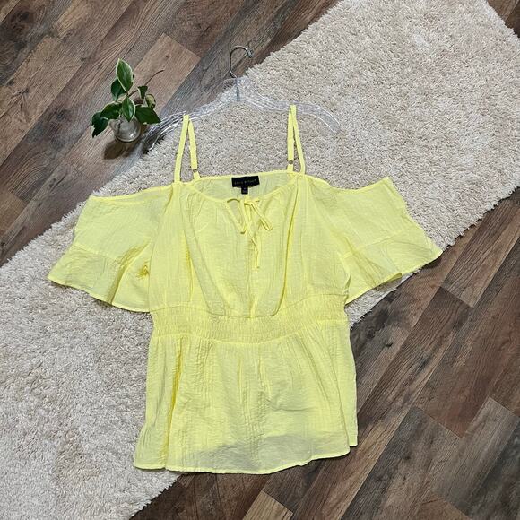 Lane Bryant 18 Yellow Crepe Cold Shoulder Flutter Sleeve Smock Peplum Top NWOT - Picture 2 of 6